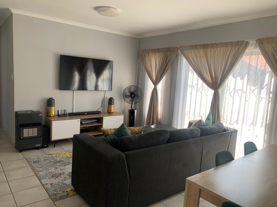 3 Bedroom Property for Sale in Waterkloof East North West